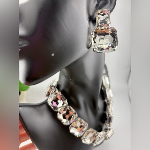 Statement Crystal Necklace & Earrings Set - Picture 4 of 11